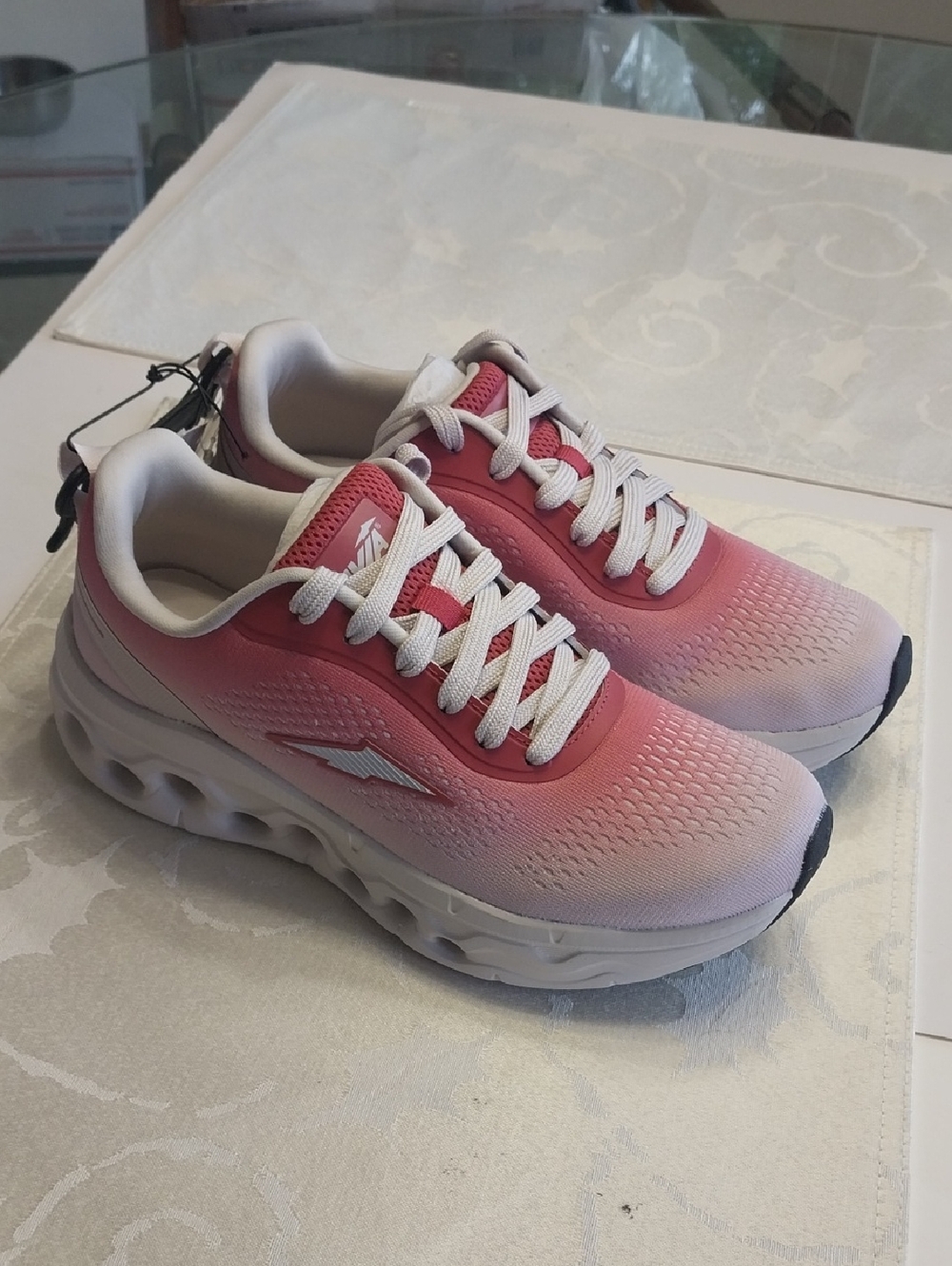 Avia NWT Women's Athletic Jumbo Lite Runner Sneakers Size 8.5 M Red & White - Picture 4 of 9